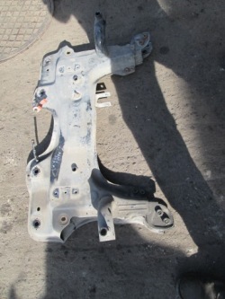 подрамник рама балка Двигателя FIAT 500L