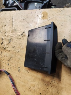 mazda CX7 полка бардачок под радио