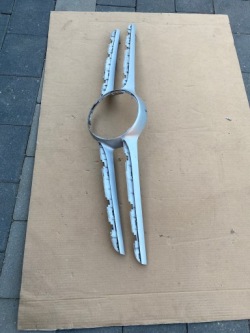 MERCEDES C класс W205 молдинг решетка радиатора