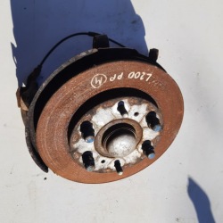 mitsubishi L200 IV 06-14 поворотный кулак, цапфа правая передняя