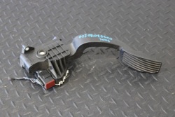 педаль газа FIAT 500L 500 л 557020200