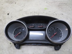 спидометр INSIGNIA B 1.6 39113829