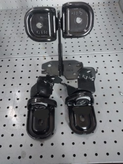 крепление kia NIRO левая правая, средний L2F240530 R2F250494