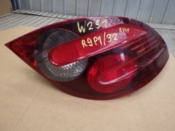 фонарь правый r класс W251 2518201564