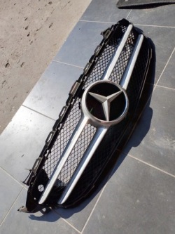 MERCEDES W205 решетка радиатора комплект