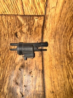 MERCEDES W220 клапан давления