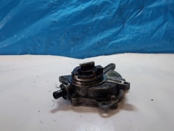 насос вакум A6 C6 2.0 TFSI 06D145100E