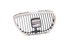 seat oe 5P0853651A решетка радиатора