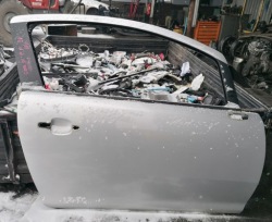 opel CORSA d 13r 3D дверь правая передняя Z176 голые