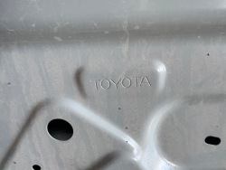 дверь левая передняя TOYOTA YARIS IV 19r- 67002-K0020