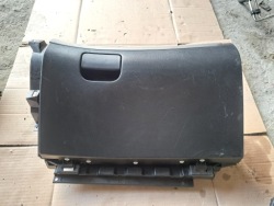 бардачок пассажира subaru Legacy IV 2.0 d