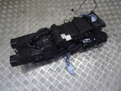 Audi A8 4H S8 РЕСТАЙЛИНГ радиатор отопителя задняя 4H0820004C