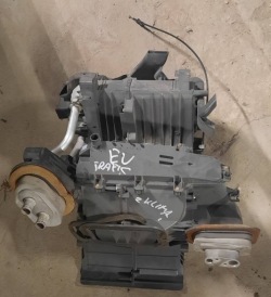 радиатор отопителя отопитель салона renault TRAFIC 8200550581