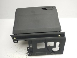 Audi Q2 - 2017 бардачок