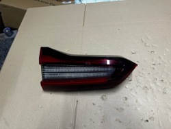 фонарь X5 G05 в крышке багажника 2SK2418 63215A0DB06
