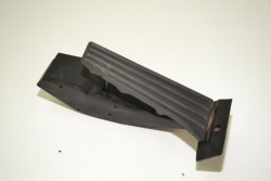 BMW 3 E90 04- 2.0b педаль потенциометр газа 6772645