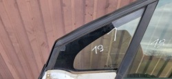 peugeot 2008 и 13- стекло боковое левое переднее треугольник 2014 год 43R007951