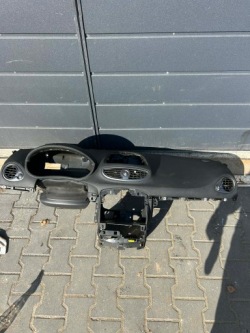 renault CLIO 3 торпеда консоль 2010R