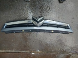 решетка радиатора CITROEN C8 рестайлинг 2007r- перед Капоты 1401075177