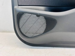 TOYOTA YARIS IV P21 2020-> дверные карты передних правой