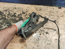 vw Golf V педаль газа