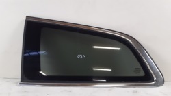 volvo V60 II стекло кузова левый