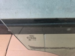 стекло двери правое передняя правый передний Audi A6 C7 4G седан универсал 2011