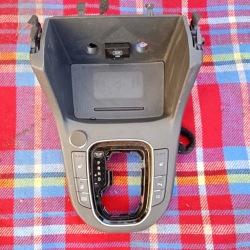 Hyundai i30 панель рамка переключения передач