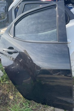 TOYOTA YARIS IV дверь задняя правая Цвет 209