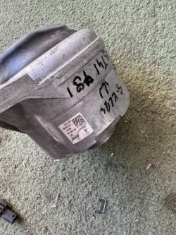 MERCEDES W222 подушка Двигателя A2222404500
