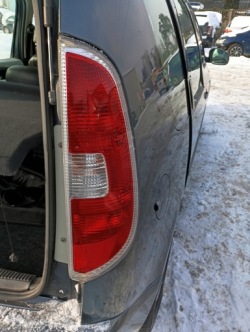 задний левый фонарь SKODA ROOMSTER 2009 год