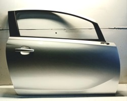 дверь правая opel CORSA e 3D Z176