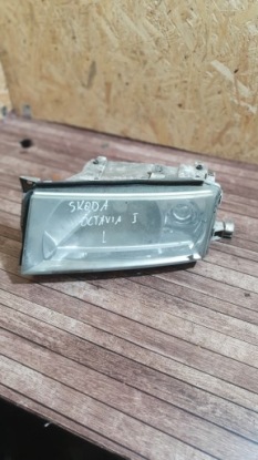 левая передняя SKODA OCTAVIA I 2001