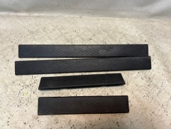 KORANDO III 10- молдинг на порог перед зад