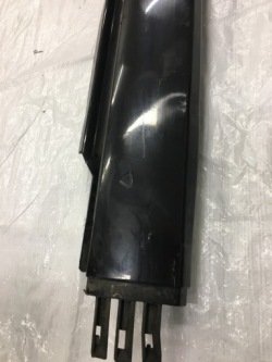 молдинг порога левый vw PASSAT B7 целая oe 3AA853855