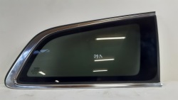 volvo V60 II стекло кузова правая