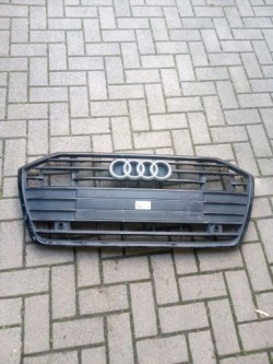 Audi A6 C8 решетка радиатора оригинал