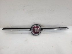FIAT 500 рестайлинг 15- решетка радиатора эмблема значок хром 735637413