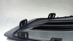 воздухозаборник жалюзи бампера левый 31290979 volvo S60 II V60
