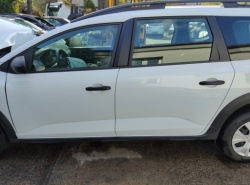 Dacia JOGGER 2024R дверь левая передняя OV369