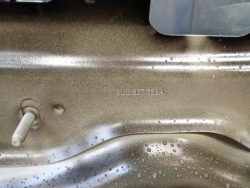 8u0827159a крышка багажника Audi Q3 8U 2011- черный