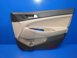 Hyundai TUCSON III дверные карты правый передний