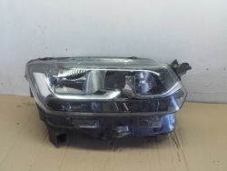 TOYOTA PROACE CITY Фара правая европа 9835780580