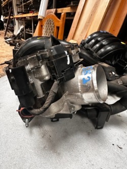 ДРОССЕЛЬНАЯ ЗАСЛОНКА kia XCEED