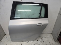 opel ZAFIRA C дверь левая зад задняя Z176 серебро