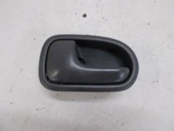 mazda 323 V BA 323S ручка двери внутренняя задняя передняя