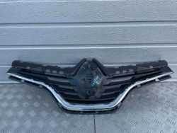 renault CAPTUR решетка радиатора и 623102335R