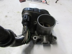 vw Golf IV 1.4 16V ДРОССЕЛЬНАЯ ЗАСЛОНКА 036133062