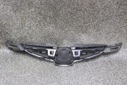 mazda oe D01N50712 решетка радиатора