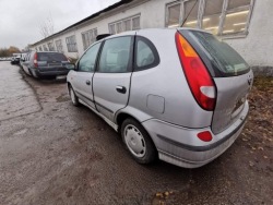 nissan ALMERA TINO Подушки Двигателя подушка коробки 2002 2.2л